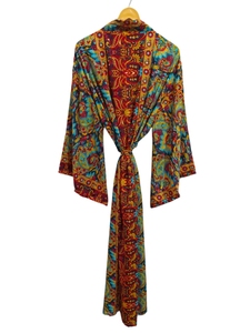 Kimono de Lujo con Parches de Seda, Túnica Larga para Dormir o como Cubre Bikini, Kimono Hecho a Mano con Sari de Seda Reciclada Vintage de la India - Product Image 3