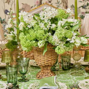 Nuevo diseño de maceta/jardinera de ratán con urna y pedestal, hecha en Vietnam con un diseño elegante. - Product Image 3