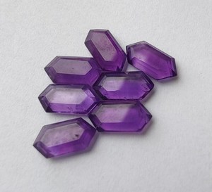 อเมทิสต์ธรรมชาติทรงหกเหลี่ยมเจียระไนแบบแท็บเล็ต  ขนาดปรับเทียบแล้ว สำหรับทำเครื่องประดับ พลอยหลวม - Product Image 3