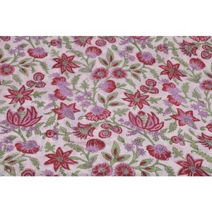 Hermosa tela india de algodón con estampado de bloque de mano ligero por yarda para ropa y batas de mujer - Product Image 1
