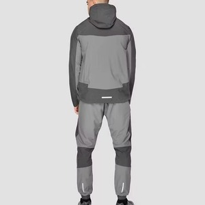 Ensemble de survêtement à capuche pour homme, gris, avec blocs de couleur, manches longues, fermeture éclair et poches latérales, idéal pour l'automne, vente en gros - Product Image 4