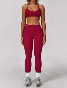 Conjunto de Yoga de 2 Piezas sin Costuras para Mujer, Top Corto con Cuello en V, Leggings de Cintura Alta, Color Borgoña Sólido, Ropa Deportiva - Product Image 1