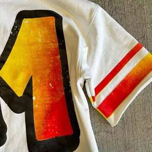 T-shirt court col en V 100 % coton respirant imprimé personnalisé de haute qualité pour homme, style rétro américain uni pour l'été - Product Image 6