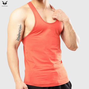 Camiseta sin mangas de poliéster transpirable de punto con cuello redondo para hombre, color coral sólido, cómoda, superventas 2026, para uso casual y deportivo. - Product Image 4