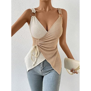 Débardeur asymétrique en maille gaufrée bicolore avec bretelles à anneaux métalliques, coupe croisée asymétrique sur le devant, color block - Product Image 2