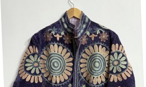 Chaqueta de Terciopelo Suzani Bordada para Mujer, Estilo Boho Étnico, Hecha a Mano, para Festivales, Ropa de Invierno de Lujo, Elegancia y Herencia - Product Image 3