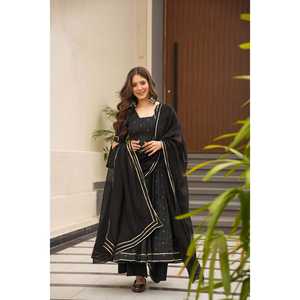 Hermoso conjunto de traje Anarkali tamaño XS para fiestas Trabajo de impresión digital con un diseño impresionante - Product Image 3