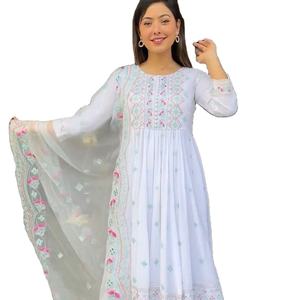 ล่าสุดนักออกแบบชุดเย็บปักถักร้อยผ้าฝ้ายผ้าไหมทํางาน Anarkali By Fab Zone - Product Image 1