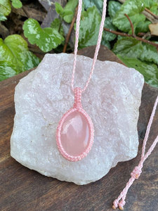 Collar de Macramé Boho de Moda con Colgante de Mariposa y Perla de Agua Dulce, Cordón Rosa Anudado a Mano, Ajustable, Joyería Budista - Product Image 4