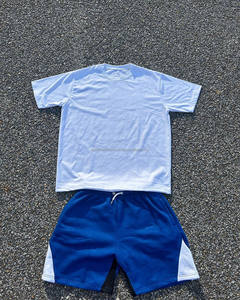 Conjunto de camiseta y pantalones cortos de algodón pesado Unisex de verano Logotipo de impresión de pantalla personalizado Estilo informal para hombres por fabricante - Product Image 4