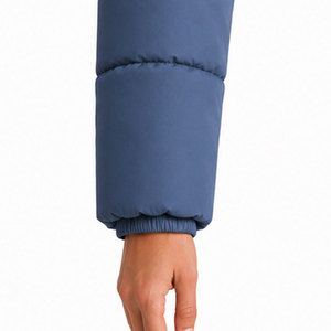 Abrigo de Invierno para Mujer con Ribete de Piel Sintética, Acolchado Térmico y Protección Impermeable y Cortavientos para Climas Fríos - Product Image 4