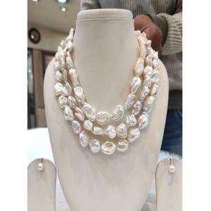 STUNNING SPARKLES - Conjunto de Collar y Pendientes de Perlas Barrocas de Imitación de Grado AA Blancas de Primera Calidad, Elegantes, para Mujeres y Niñas - Product Image 1