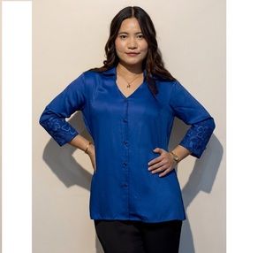 Chemise 100% coton pour femme, confortable et respirante, pour un usage décontracté et professionnel. Achetez directement auprès du fournisseur à bas prix. - Product Image 1