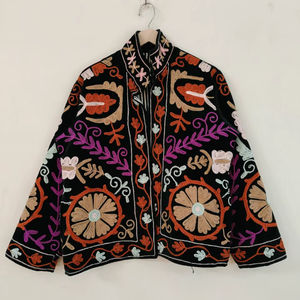 Chaqueta de Terciopelo Bordada con Diseño Suzani, Chaqueta Bohemia Única para Invierno, Chaqueta de Terciopelo Puro, Chaqueta Boho Abierta por Delante para Mujer - Product Image 1