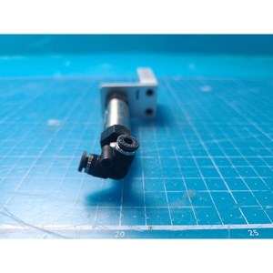 Cylindre pneumatique miniature SMC CJ1B15-15R, utilisé comme pièce détachée pour équipement semi-conducteur d'occasion - Product Image 5