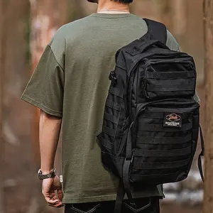 T-shirt à manches longues surdimensionné pour homme, coupe ajustée, séchage rapide, idéal pour la gym et la course, avec logo personnalisé, vente en gros, qualité supérieure, produit d'usine. - Product Image 4