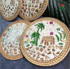 Hot Selling High Quality Elephant Design <b>Round</b> Shape 20cm Natural Rattan Seashell Colorful <b>Placemat</b> for Tableware - Product Image 4
