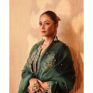 Ensemble de costume de fête de travail de séquence de broderie lourde pour femmes avec un travail élégant de paillettes - Product Image 5