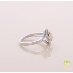 Bague ovale en argent sterling 925 avec diamant moissanite et bordure en pierres style halo pour bijoux de mariée, vente en gros - Product Image 5