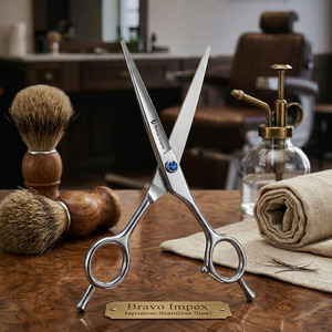 Ciseaux de barbier professionnels en acier inoxydable à lame courbée pour droitiers – Collection Master - Product Image 1