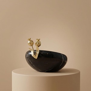 Cuenco Decorativo de Mármol Negro con Diseño de Granada y Detalles en Dorado para Decoración Moderna del Hogar, Diwali y Ocasiones Especiales - Product Image 1