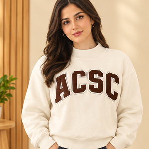 Suéter de Cuello Alto Rojo Personalizado con Letras Griegas Bordadas para Mujer, Proveedor de Prendas de Punto para Hermandades y Fraternidades Universitarias - Product Image 2