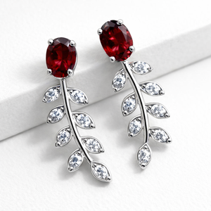 Boucles d'oreilles pendantes tendance pour femme en argent sterling fin plaqué rhodium, ornées de zircon cubique grenat en forme de feuille, idéales pour anniversaire et fiançailles - Product Image 3