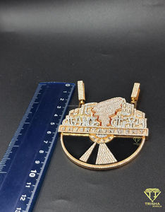 Colgante de Lujo con Forma de Tornado, Completamente Cubierto de Diamantes VVS Cultivados en Laboratorio, Joyería Hip Hop Personalizada - Product Image 3