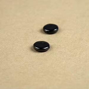 Perle ronde polie en Shungite de 0,55 po (14 mm), trou de 0,07 po (1,8 mm) - Product Image 2