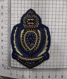 Écusson d'uniforme brodé sur mesure avec broderie en fil d'or - Product Image 3