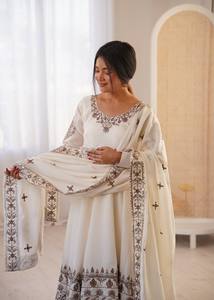 Ramdev Trading - Kurta Tradicional Étnica Moderna de Seda Romana de Secado Rápido y Largo Regular para Mujer, Estilo Indio-Pakistaní, Lista para Usar - Product Image 2