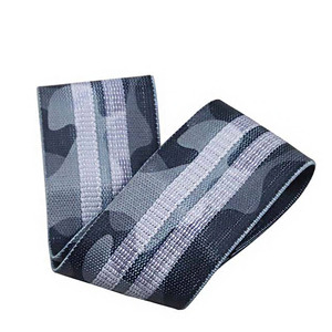 Bande de résistance rouge haute élasticité pour les hanches, confortable et large, idéale pour le renforcement musculaire, la musculation et le fitness. - Product Image 6