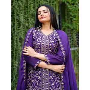 Conjunto de Traje Sharara de Fiesta para Mujer de Diseñador, Bordado con Lentejuelas para un Look Elegante - Product Image 4