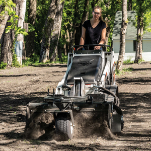 Maximisez votre productivité sur les projets de construction, d'aménagement paysager et agricoles avec le mini-chargeur sur chenilles Bobcatss MT100 - Product Image 6
