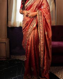 Sari Étnico Indio Elegante para Bodas y Fiestas para Mujer, Atuendo Moderno de Buena Calidad a un Precio Accesible - Product Image 3