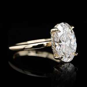 Anillo de Compromiso de Moissanita Ovalada de Moda, Plata de Ley 925 Chapada en Oro, Anillo de Moissanita de Corte Ovalado de 4 Quilates para Regalo de Aniversario - Product Image 5