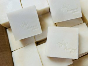 Savon à l'huile de coco fait main, barre de bain parfumée sur mesure, marque privée, fournisseur en gros, fabricant, usine, export Vietnam - Product Image 3