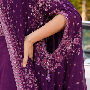 Robe de soirée violette imprimée avec cape longue jusqu'au sol |   Veste de costume à superposer |   Ensemble élégant et festif de cape indo |   Sans plis, moderne - Product Image 4