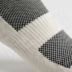 Men Lightweight Crew Running <b>Socks</b> Cushioned Daily Sports Custom Logo Breathable Athletic Gym Durable Customized Color Pairs - Product Image 5
