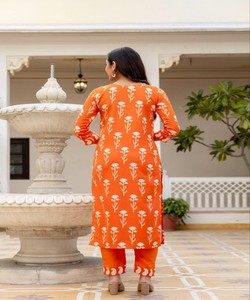 เสื้อผ้าฝ้ายผสมพิมพ์ลายดิจิทัล ดีไซน์ทันสมัย สวมใส่ได้ทุกวัน พร้อมผ้าคลุมไหล่ ราคาขายส่ง เสื้อผ้าชาติพันธุ์ สีส้ม ทอลาย ดีไซน์ล่าสุด - Product Image 5