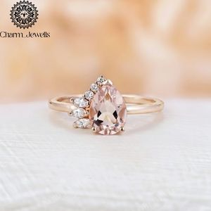 Bague de fiançailles classique pour femme en argent plaqué or rose avec moissanite taille coussin et sertissage à griffes - Product Image 2