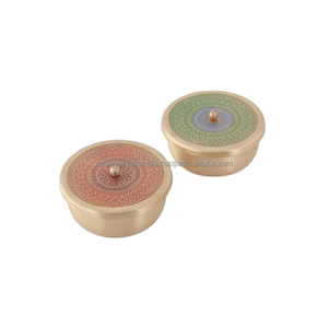 Juego de contenedores de metal de diseño con tapa decorativa grabada y esmaltada, ideal para almacenar y servir nueces, dulces y regalos - Product Image 1