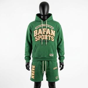 Conjunto de Sudadera con Capucha y Pantalones Cortos para Hombre, Calidad Premium, 300 GSM, Tela de Felpa de Algodón y Poliéster, Verde, Logotipo Personalizado - Product Image 5