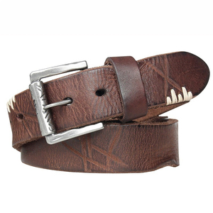 Ceintures en cuir véritable sur mesure OEM de haute qualité, en cuir de vache, cuivre, vintage, décontractées, légères, pour hommes, fabriquées au Pakistan - Product Image 3