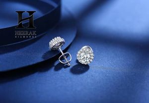 ต่างหูเพชรทรงกลมเจียระไนแบบบริลเลียนท์ ทอง 14K ประดับเพชรแล็บโกรว์แบบเฮโล ได้รับการรับรองจาก IGI และ GIA - Product Image 1