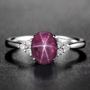 Anillo Unisex de Plata de Ley 925 con Rubí Estrella, Piedra de Nacimiento de Julio, Anillo de Compromiso, Promesa o Aniversario, Joyería Fina Hecha a Mano para Ella - Product Image 1