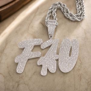 Pendentif Lettre en Argent Sterling 925 avec Moissanite Diamant VVS Taille Ronde Brillante et Sertissage Micro-Pavé, Personnalisé - Product Image 4