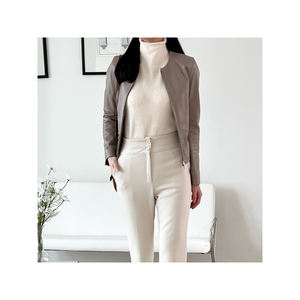 Giacca di pelle d'agnello da donna linea inclinata giacche di varie dimensioni di colore alla moda coreana per le donne - Product Image 2