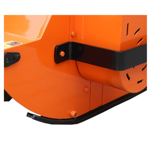 Broyeur à fléaux haute performance monté sur tracteur avec entraînement par prise de force pour la coupe de l'herbe, le nettoyage des champs et les travaux d'entretien agricole - Product Image 3