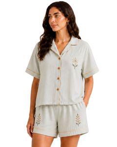 Ensemble de pyjama pour femme personnalisé en vert sauge clair, manches courtes, boutonné, vêtements de nuit, broderie florale, doux, respirant, pour l'été - Product Image 1